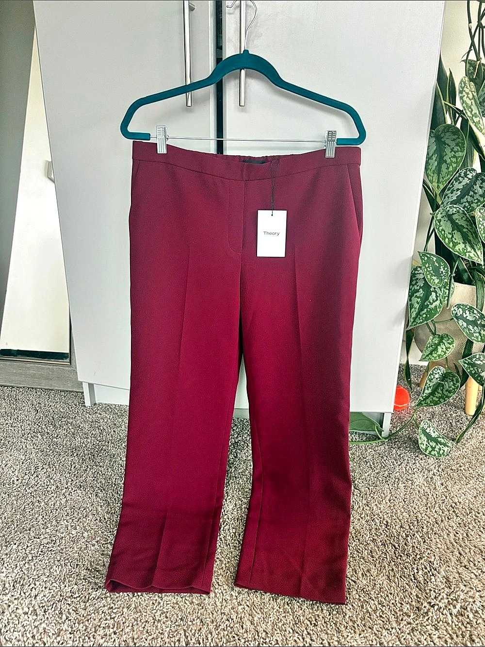 Theory Treeca Pull On Straight Leg Pants in Burgundy Size 12 NWT